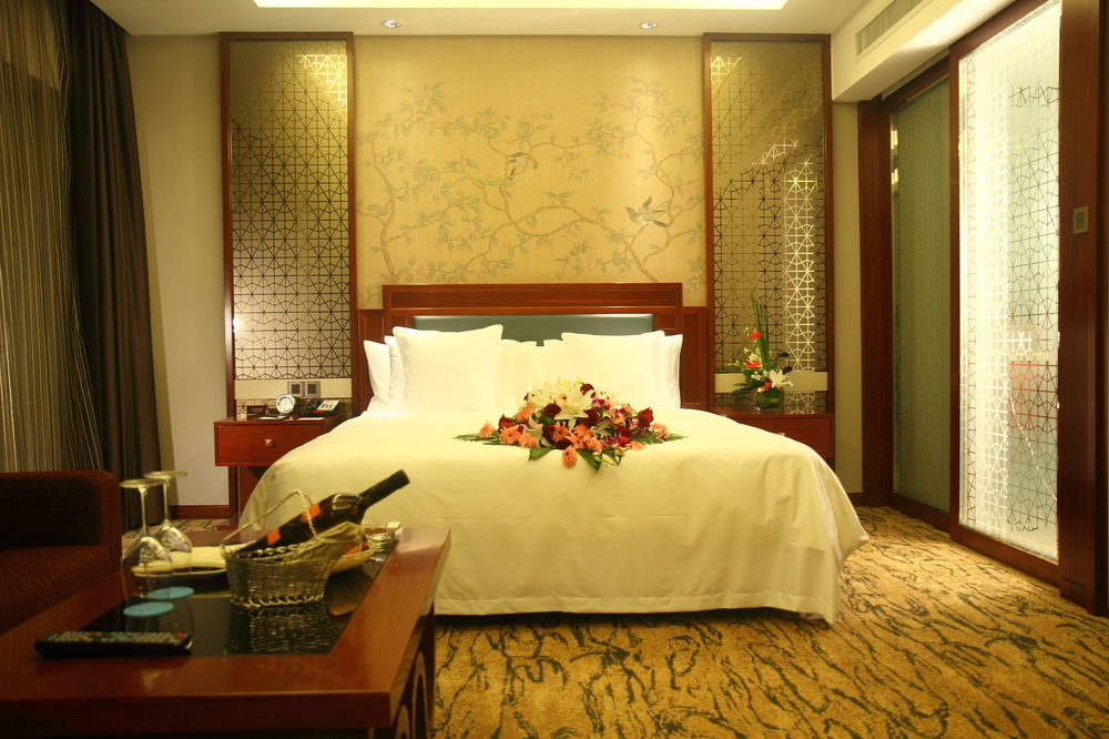 Gloria Grand Hotel Wuxi Wuxi  Exterior photo