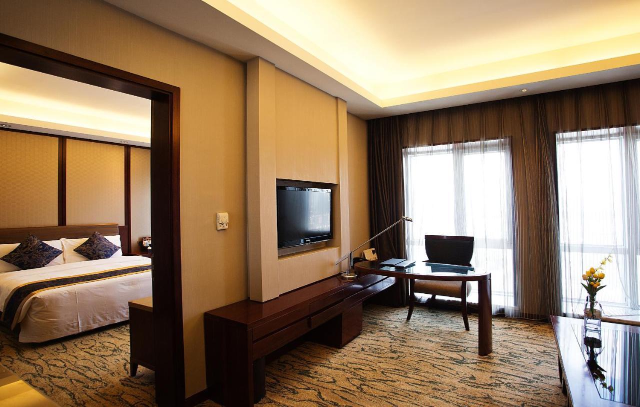 Gloria Grand Hotel Wuxi Wuxi  Exterior photo